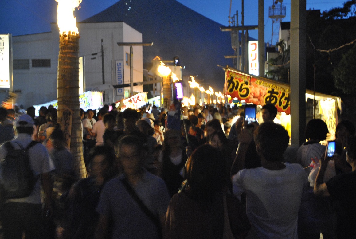 吉田の火祭りツアー