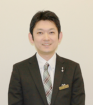 支配人 宮本 伸三